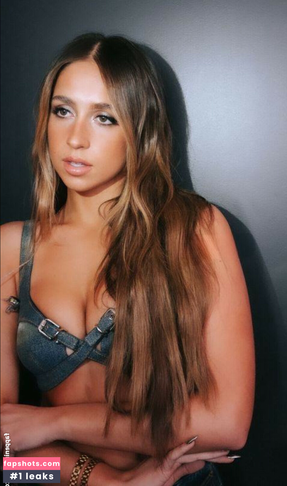 Tate McRae gallery photo #548