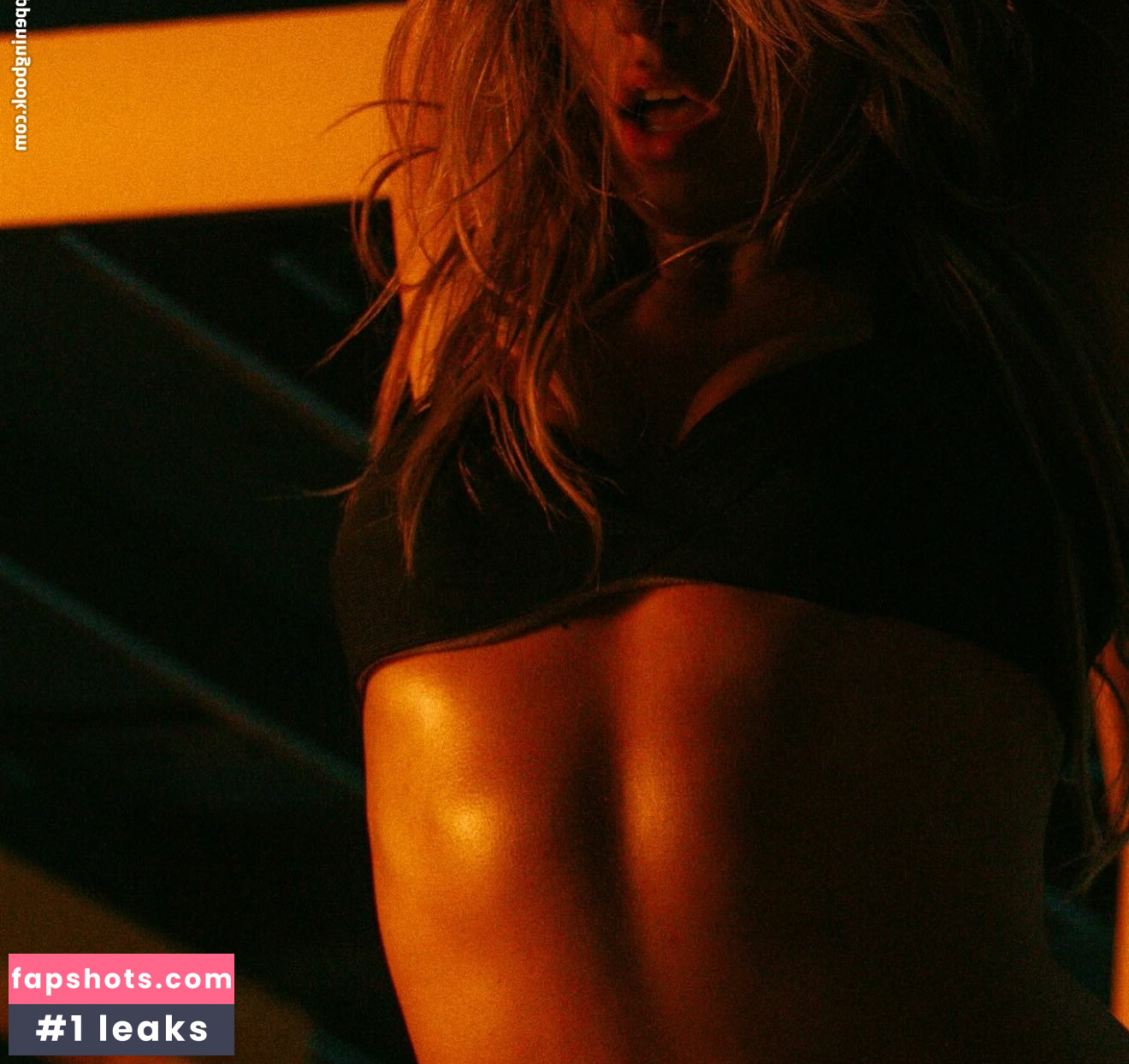 Tate McRae gallery photo #56