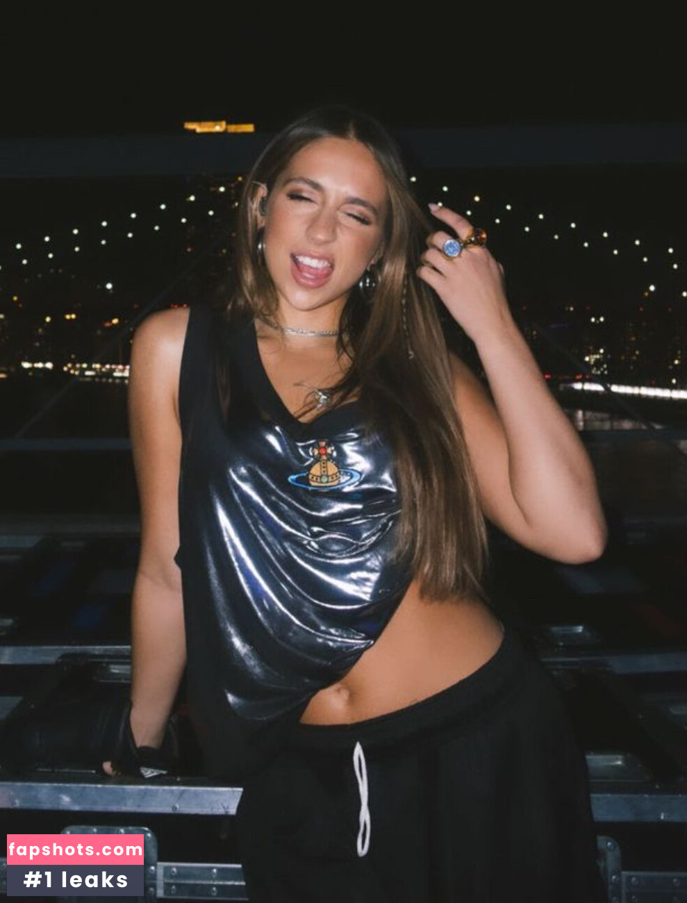 Tate McRae gallery photo #562