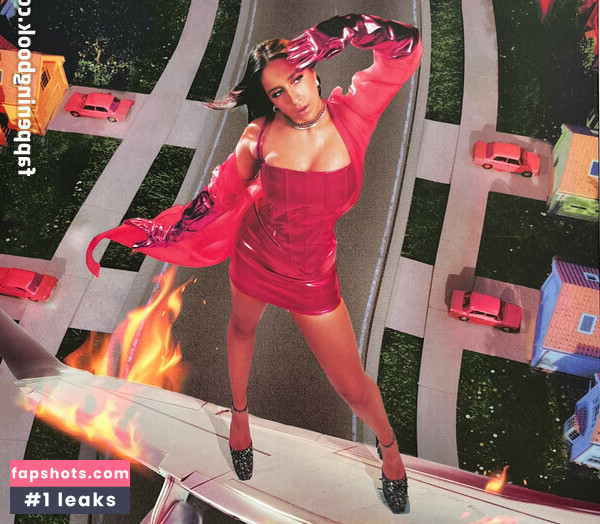 Tate McRae gallery photo #582