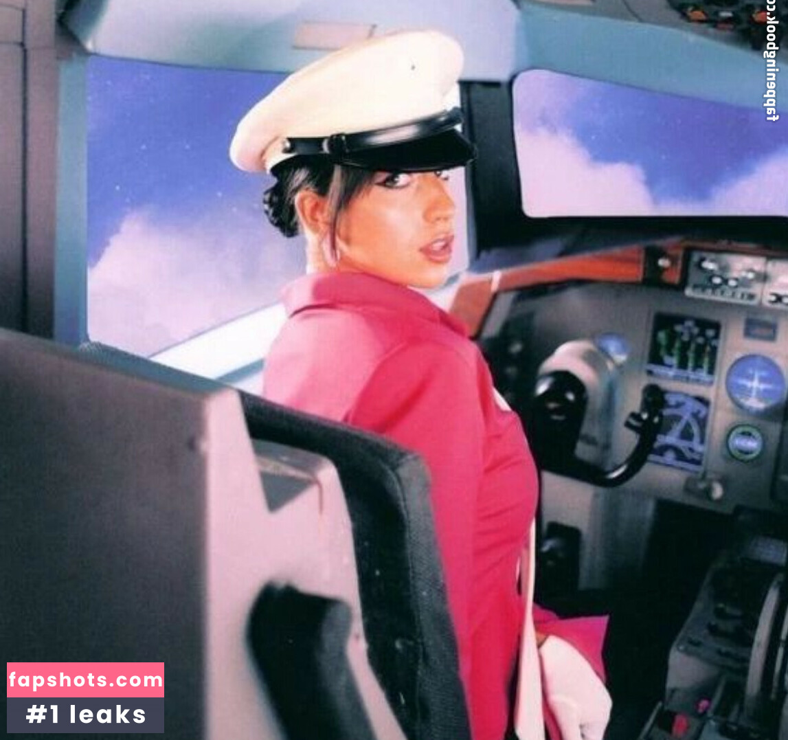 Tate McRae gallery photo #583