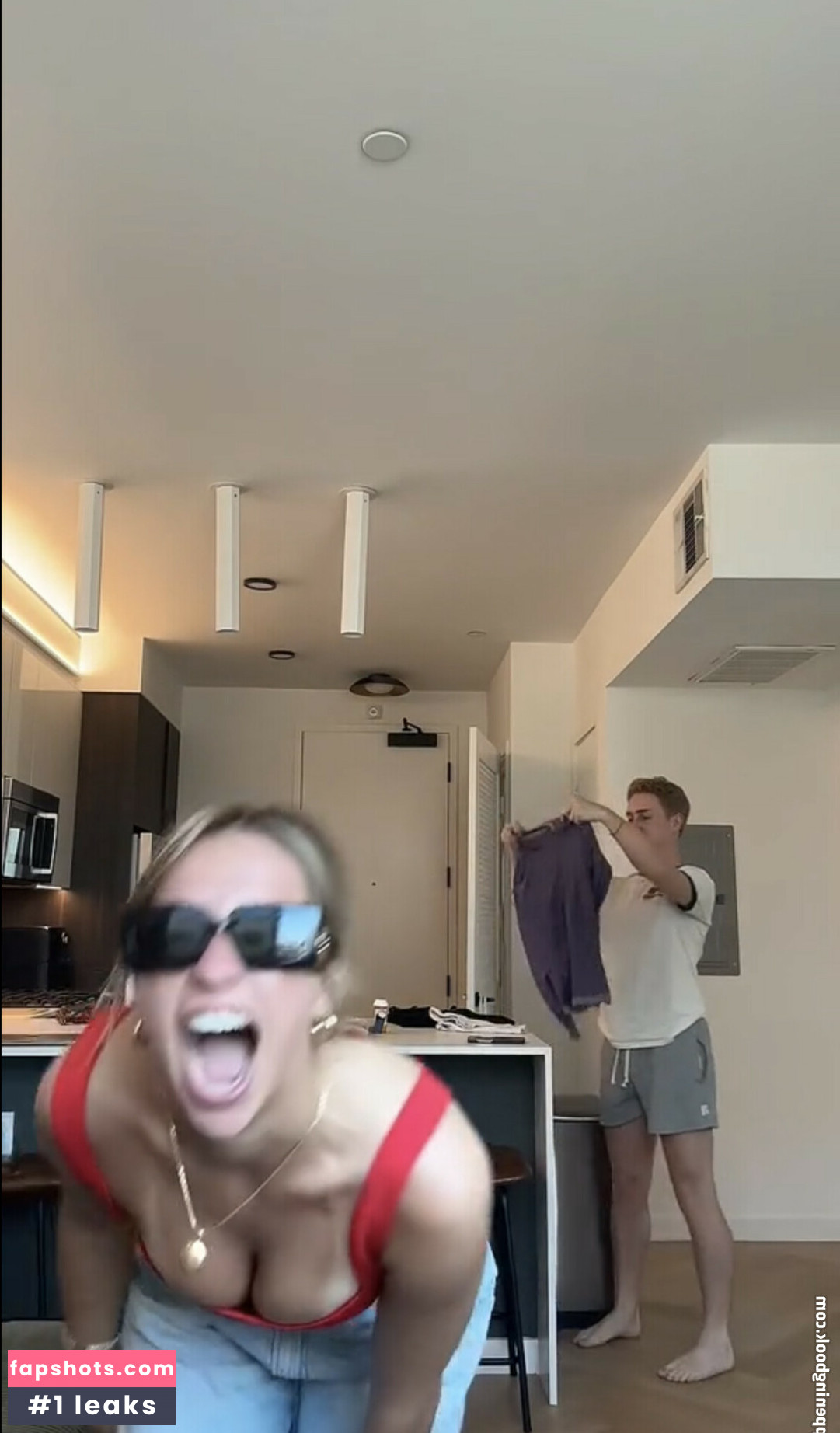 Tate McRae gallery photo #587