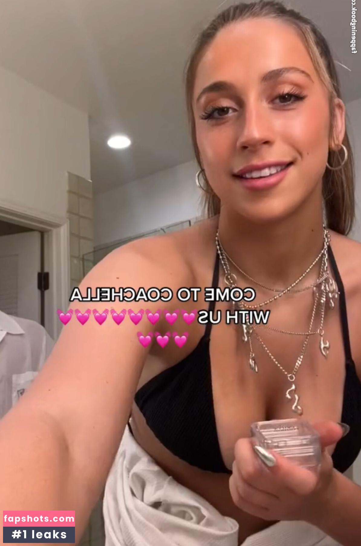 Tate McRae gallery photo #594