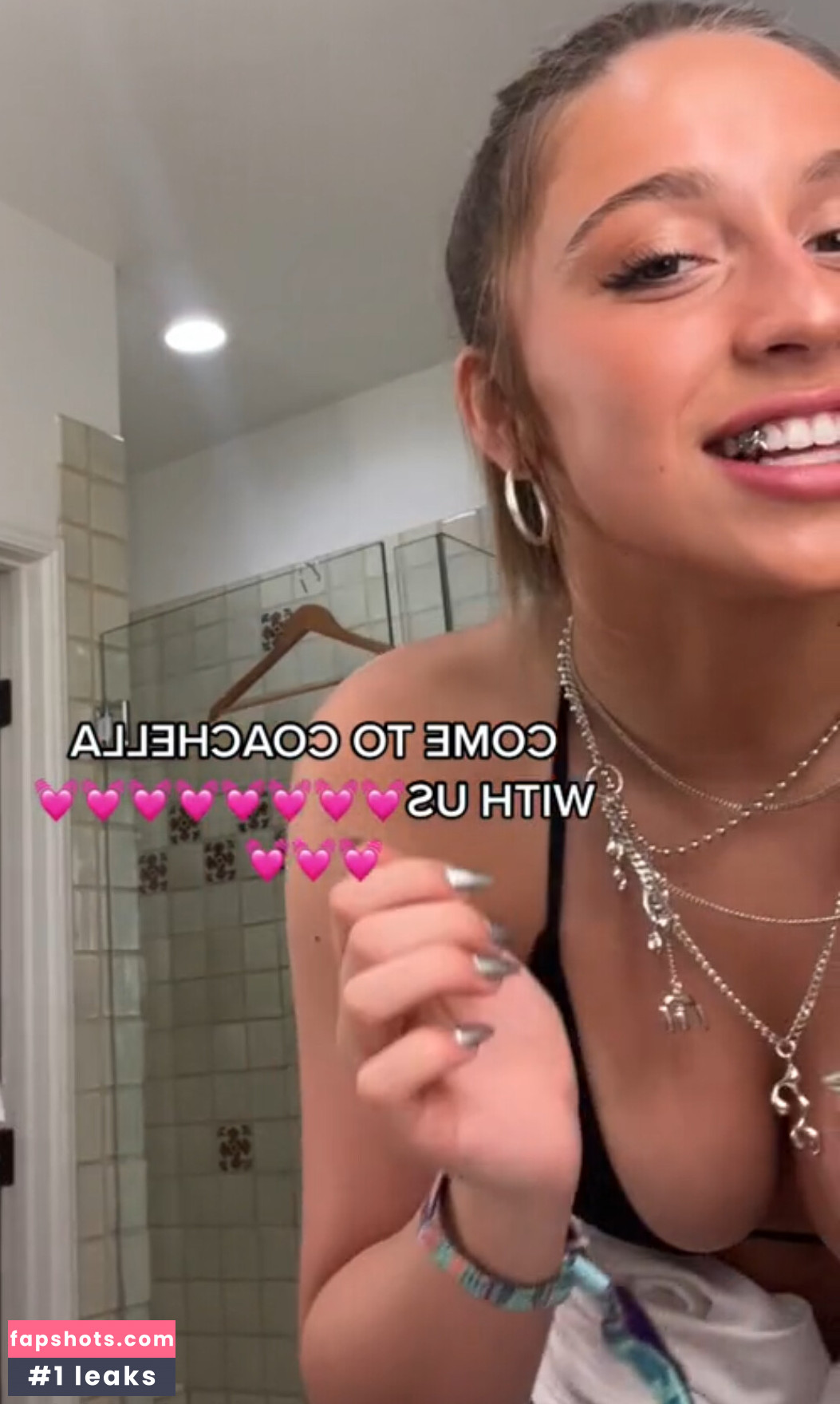 Tate McRae gallery photo #597