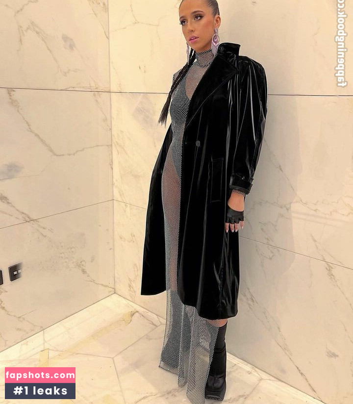 Tate McRae gallery photo #599