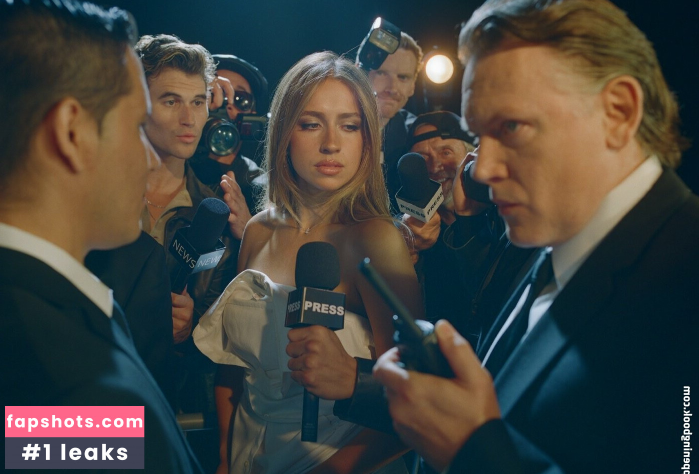 Tate McRae gallery photo #98