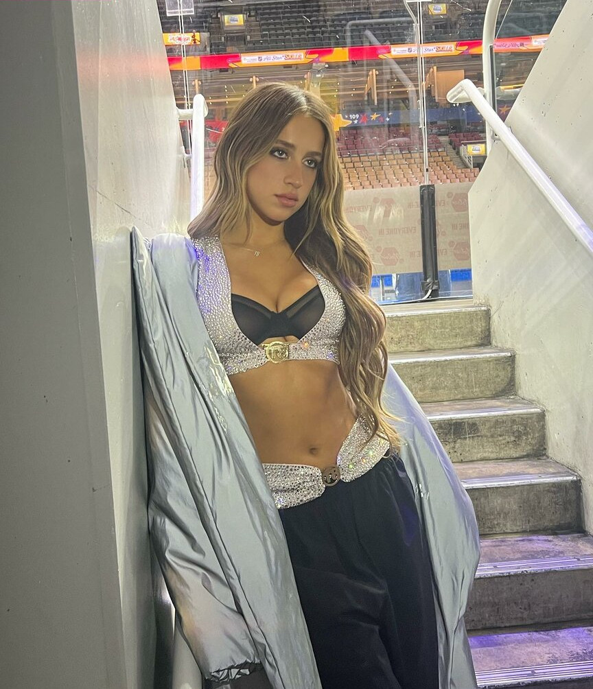 tate-mcrae gallery photo #661