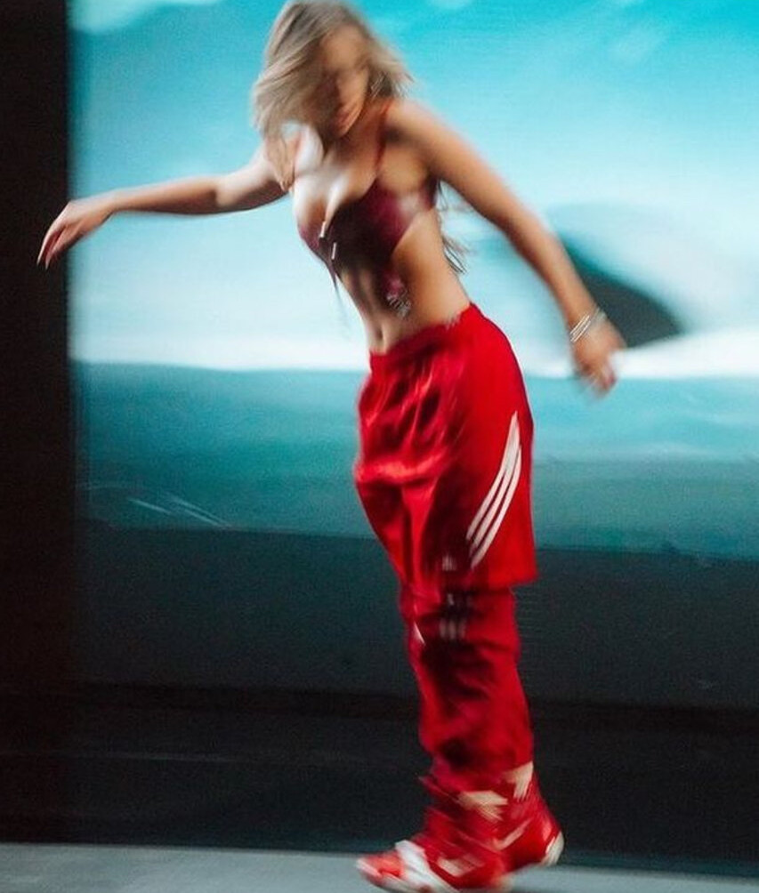 tate-mcrae gallery photo #685