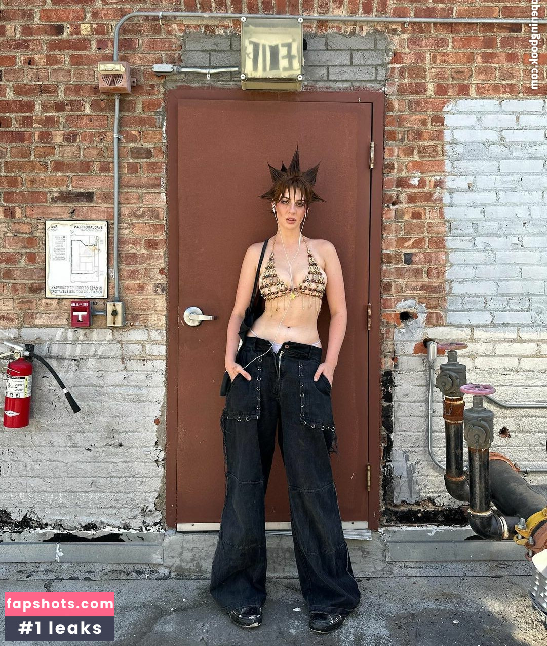 Tati Bruening gallery photo #11