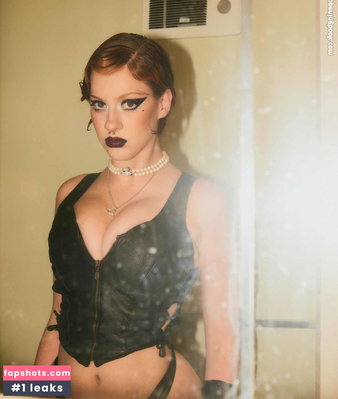 Tati Bruening gallery photo #105