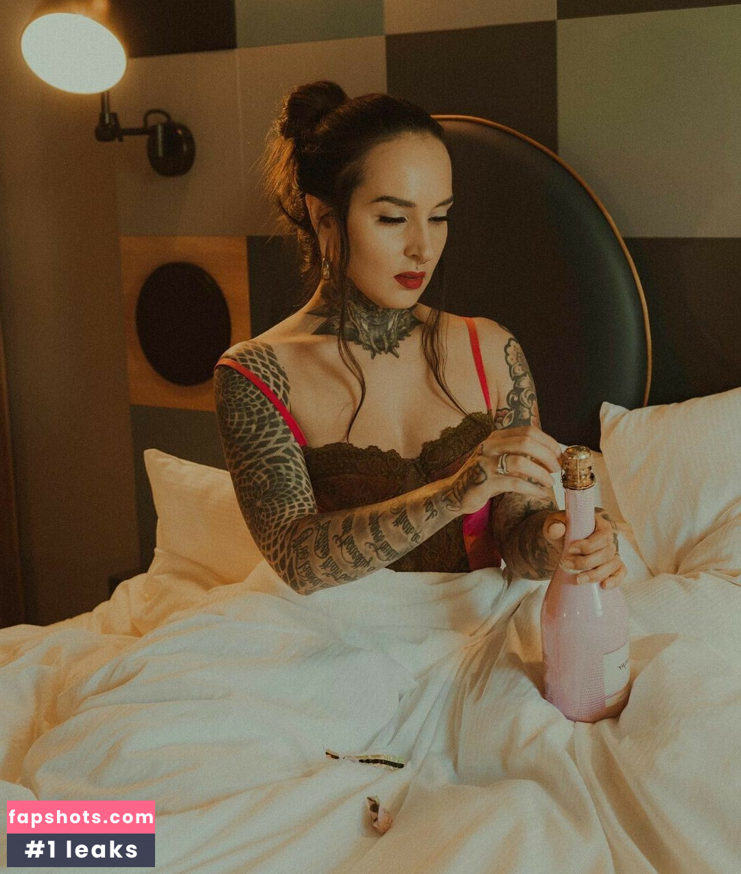 Tatiana Shmayluk gallery photo #20