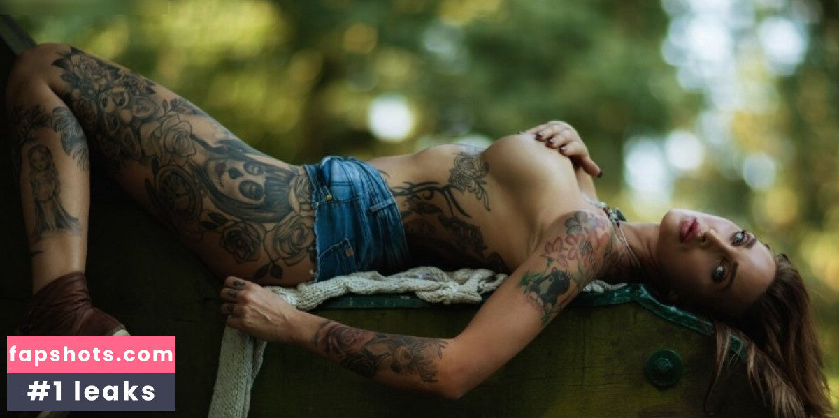 Tattoo Erotica gallery photo #17
