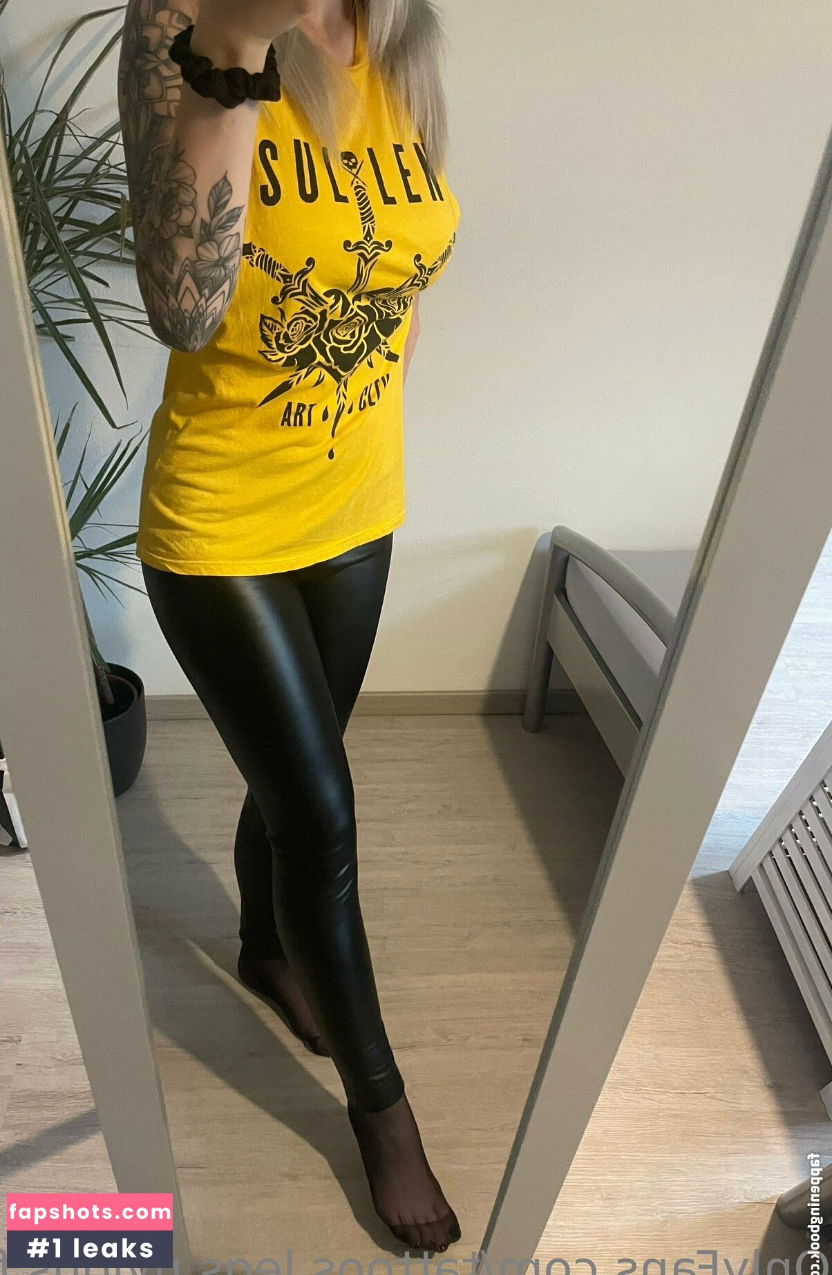 tattoos.legs.nylons.free Nude Leaks OnlyFans Photos #28 - LeakJerk