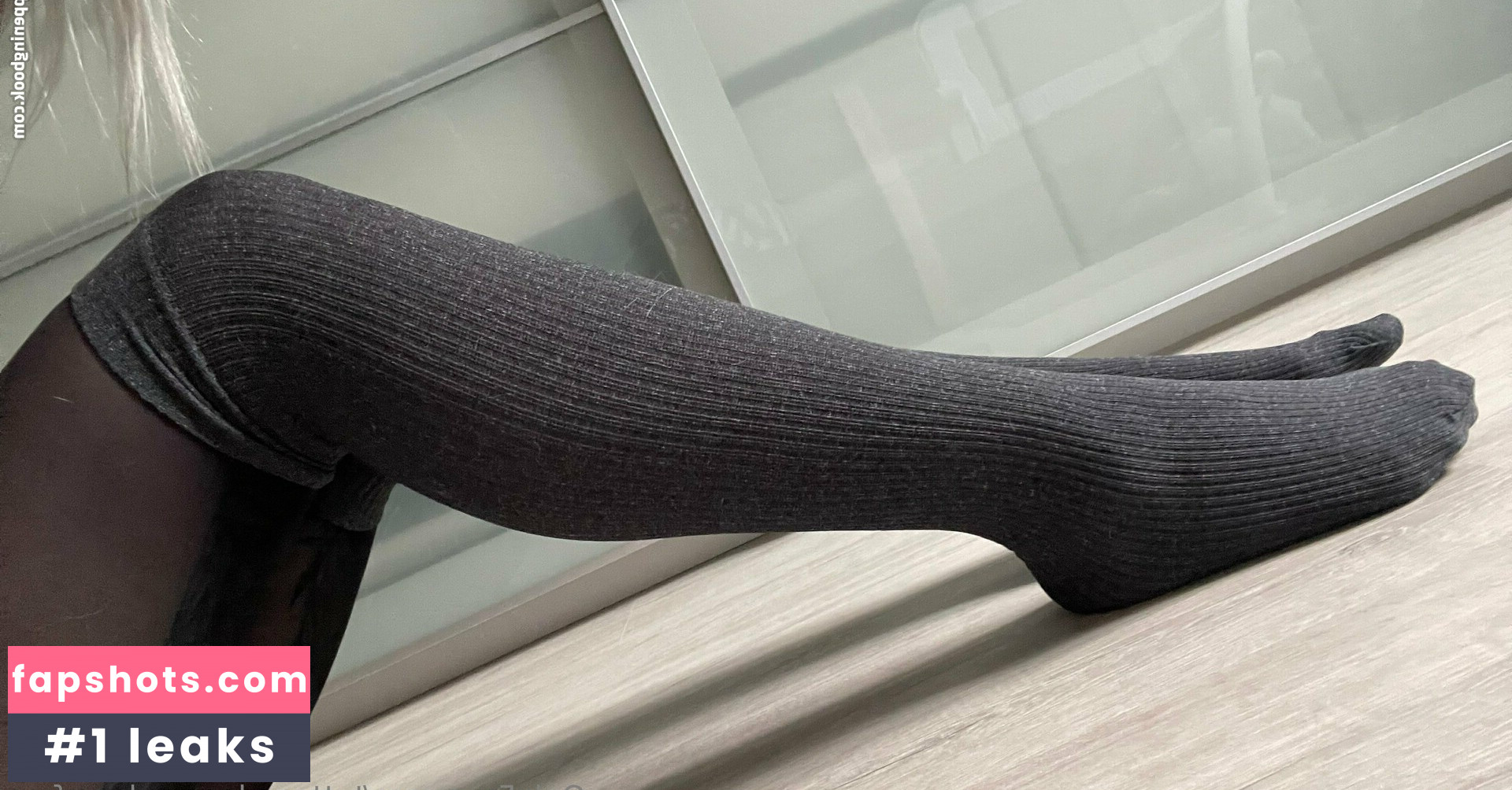 tattoos.legs.nylons.free gallery photo #36