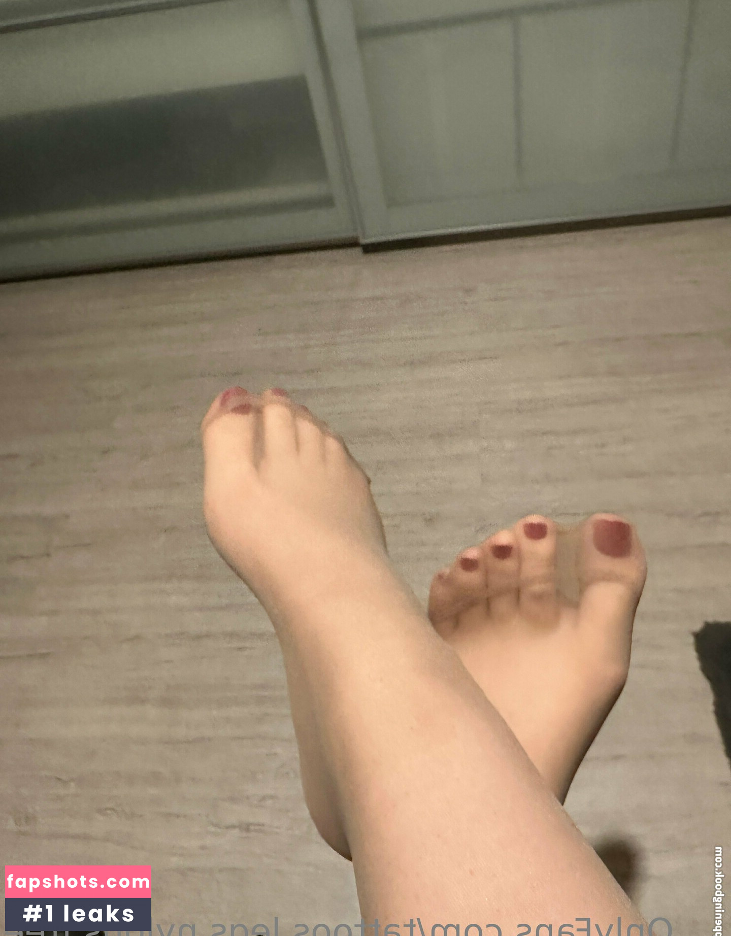 tattoos.legs.nylons.free gallery photo #44