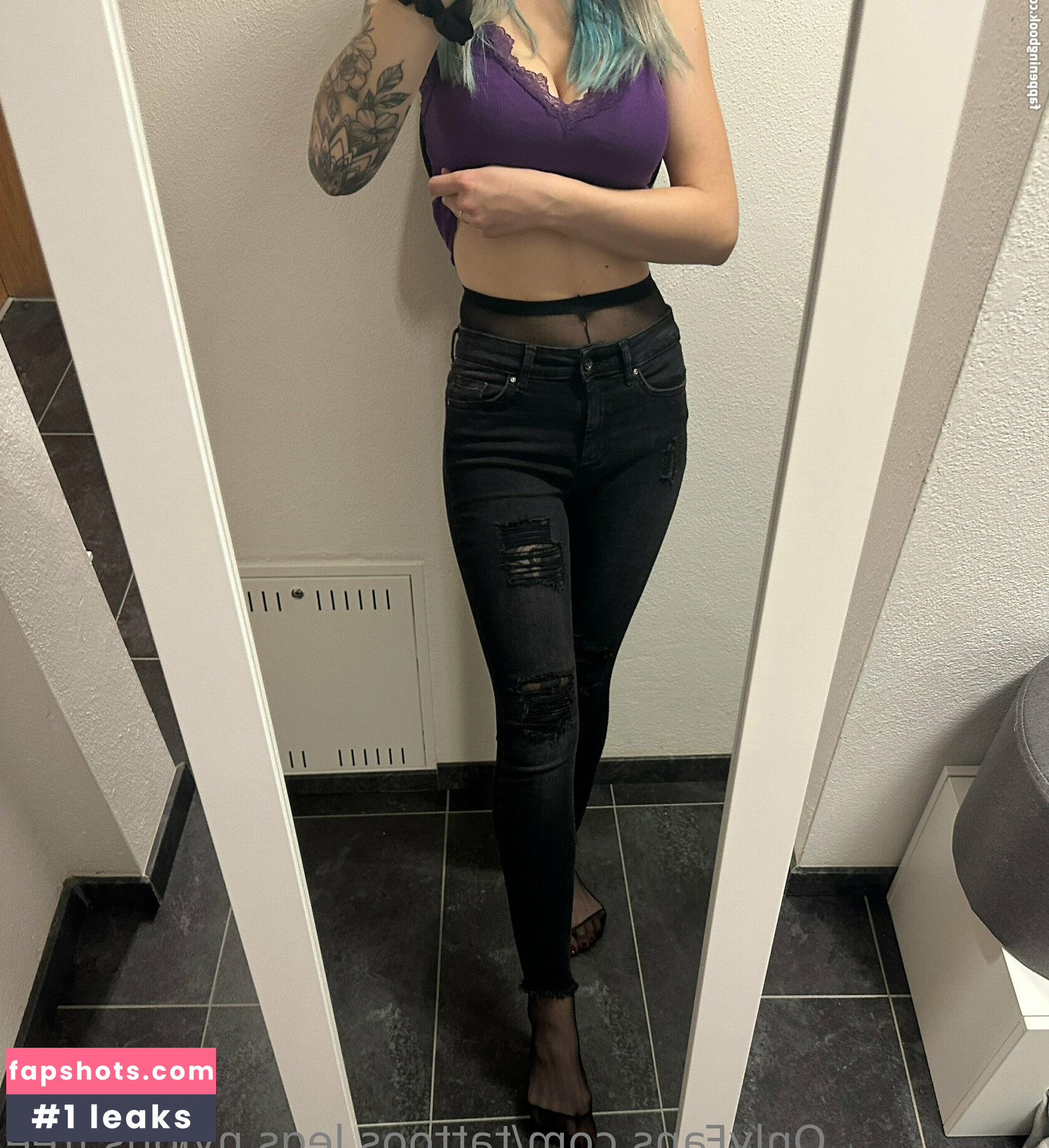 tattoos.legs.nylons.free gallery photo #10