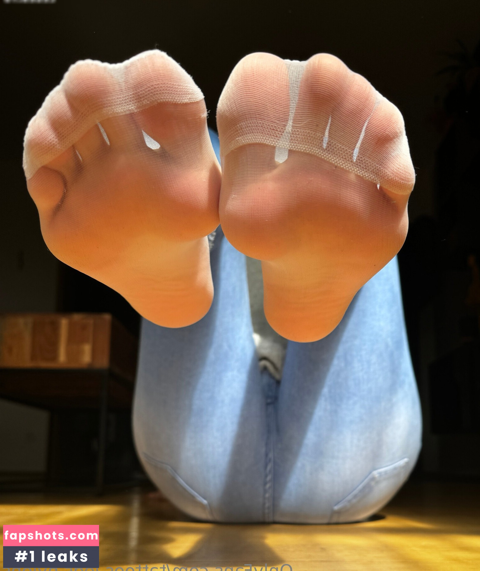 tattoos.legs.nylons gallery photo #14