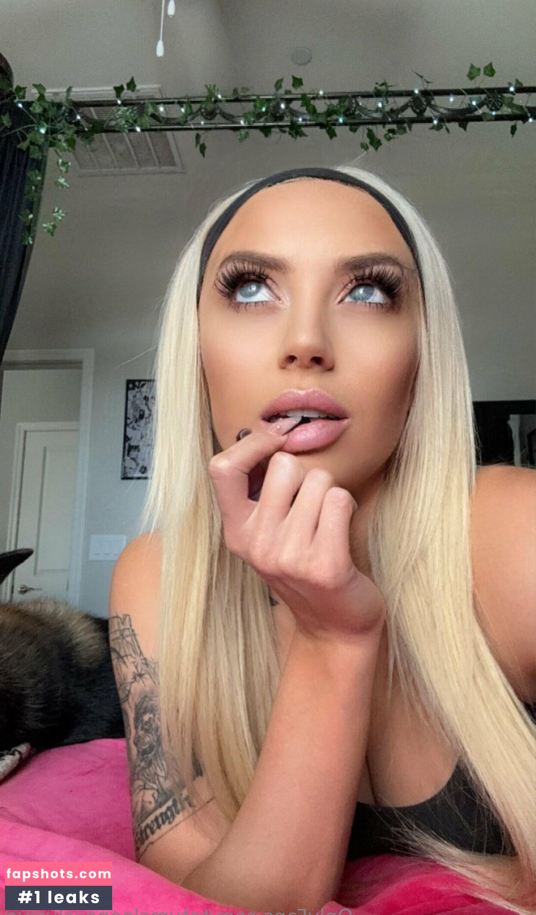 tatumsloanexclusive nude babe gallery