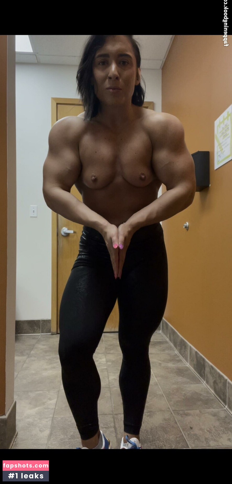 Tay Bae gallery photo #17