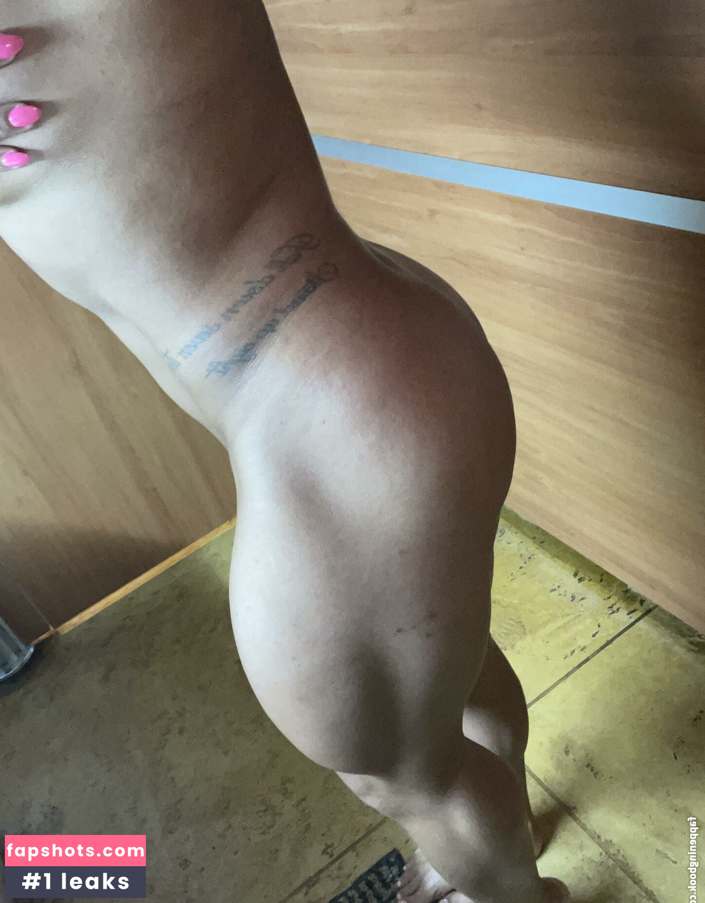 Tay Bae gallery photo #30