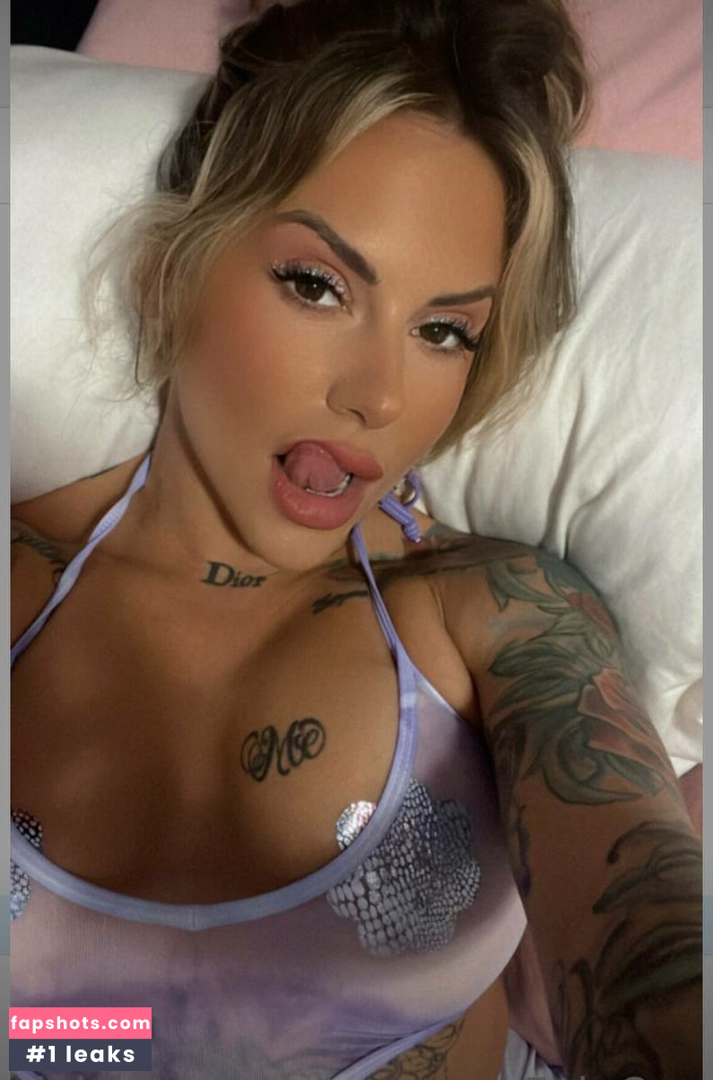 Tay Money gallery photo #24