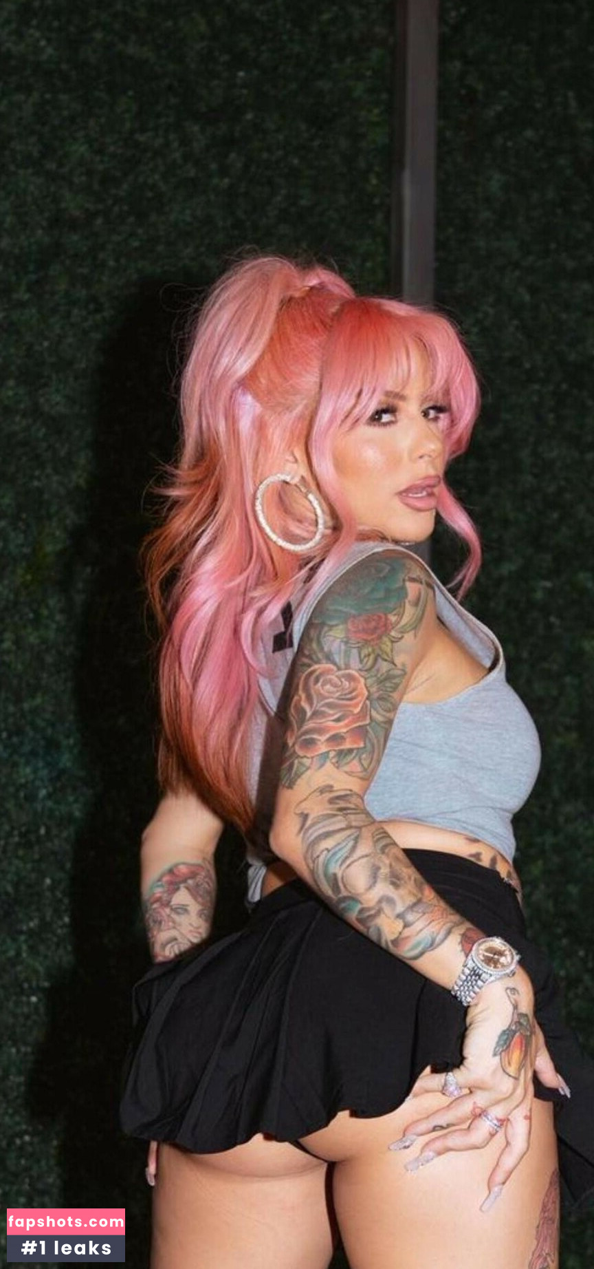 Tay Money nude babe gallery