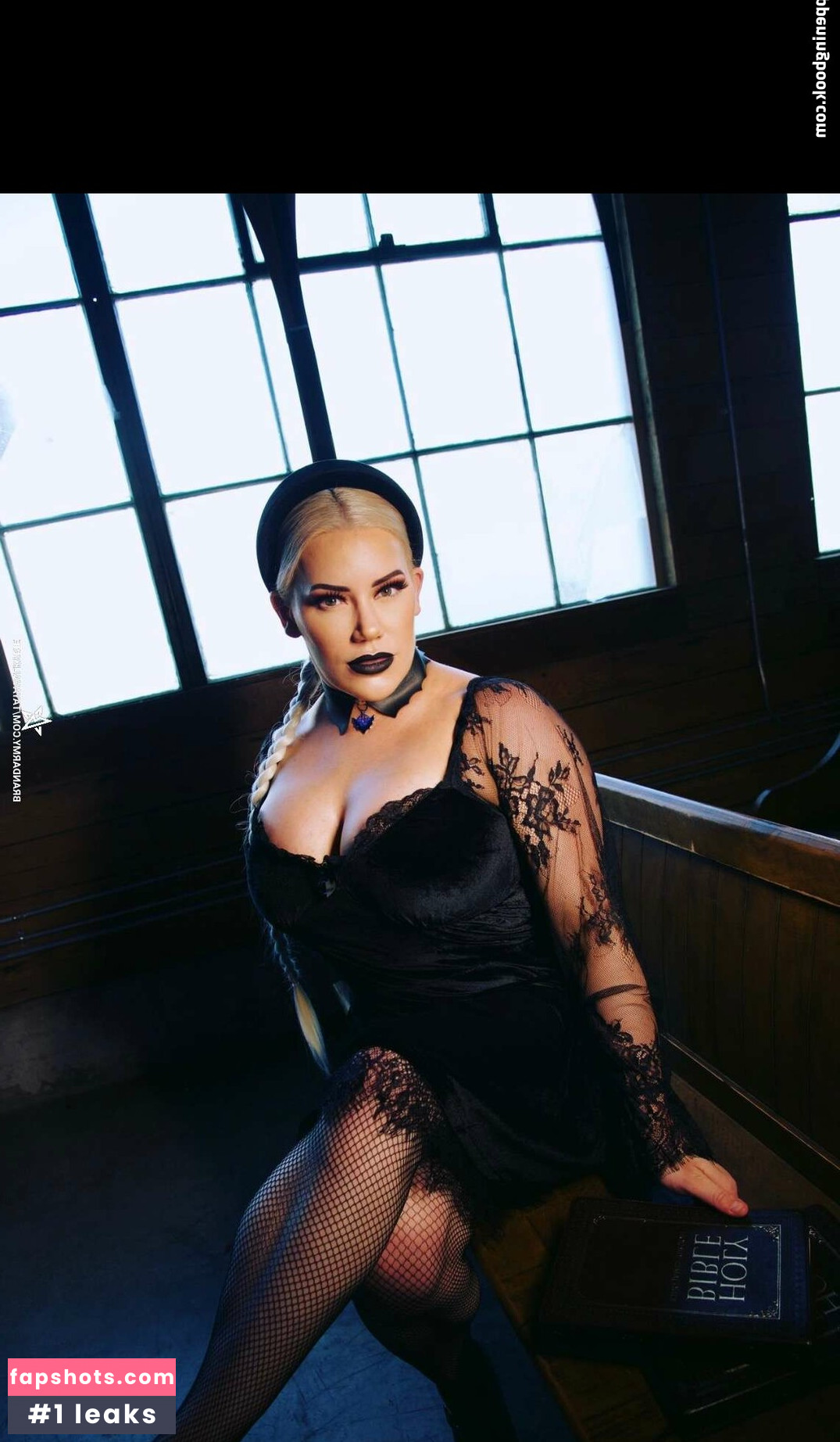 Taya Valkyrie gallery photo #22