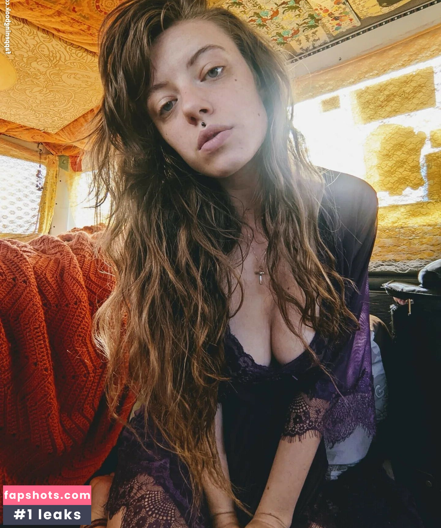 Taye Bae gallery photo #2