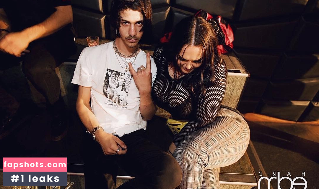 Tayla Cooper gallery photo #30