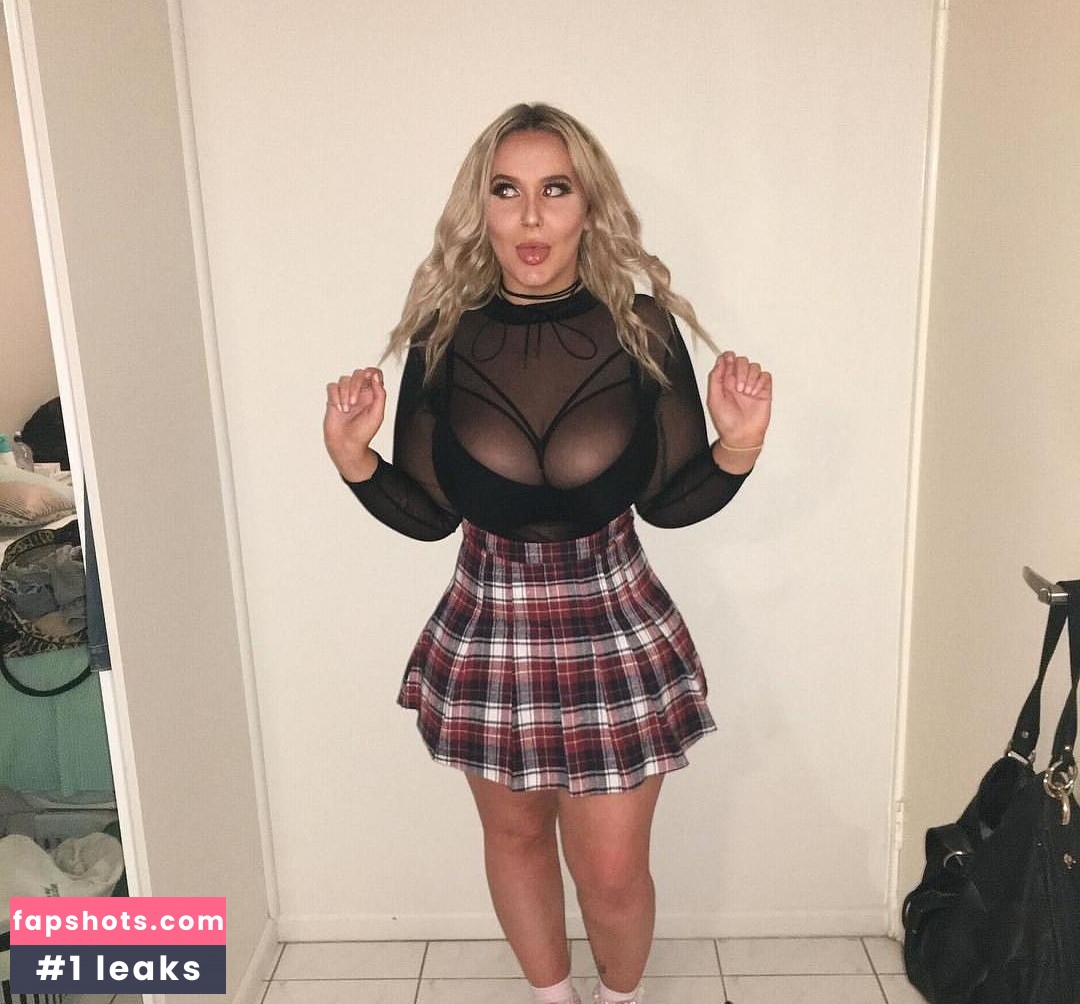 Tayla Cooper gallery photo #32