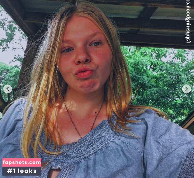 Taylor_4_2_0 nude babe gallery