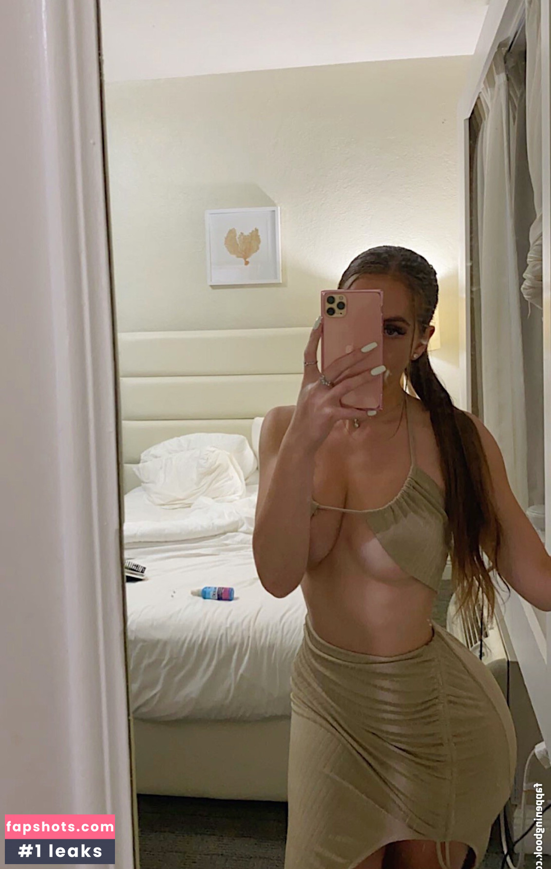 Taylor Hansen gallery photo #6