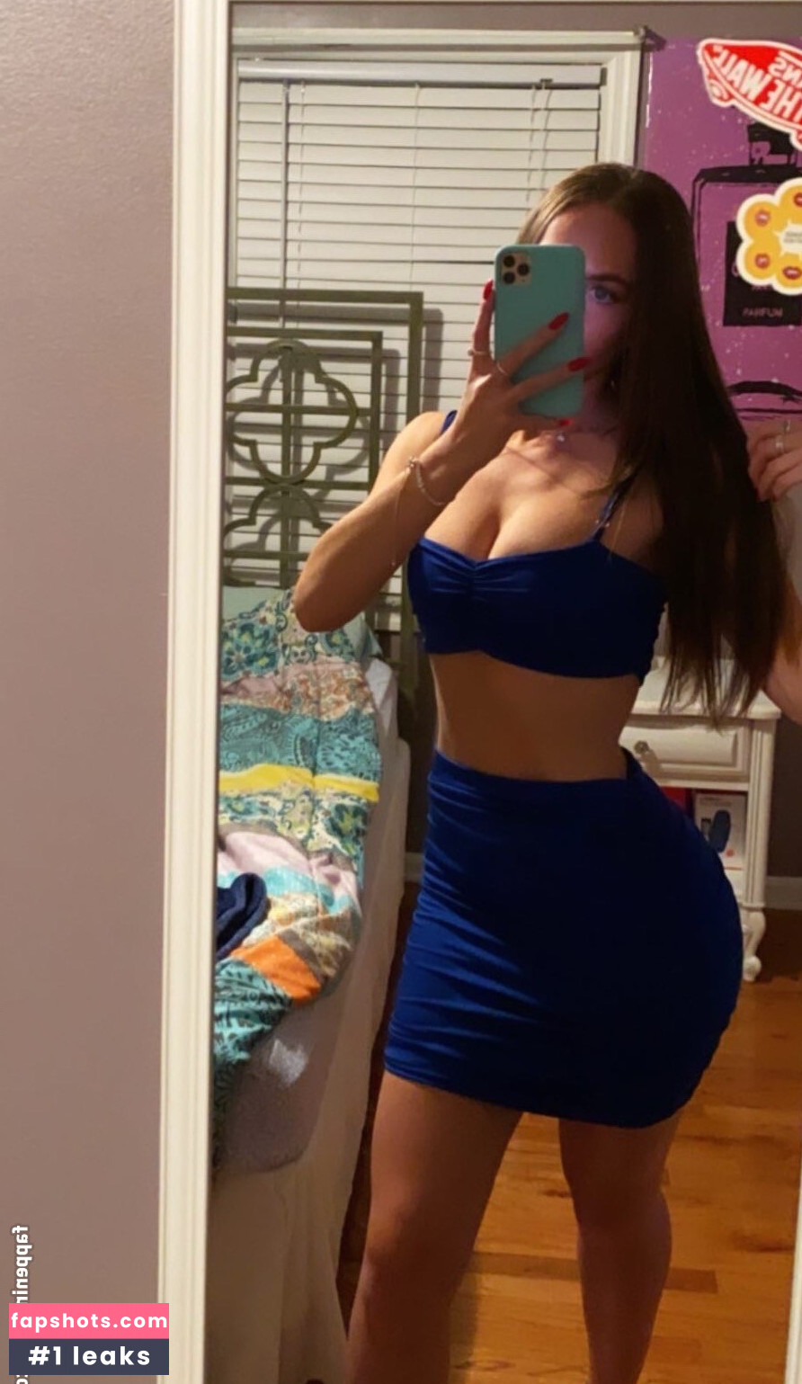 Taylor Hansen gallery photo #7