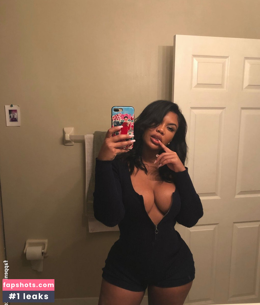 Taylor Hing gallery photo #17