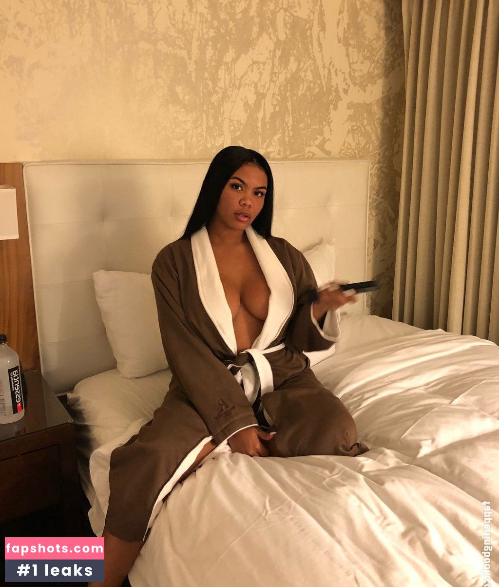 Taylor Hing gallery photo #38