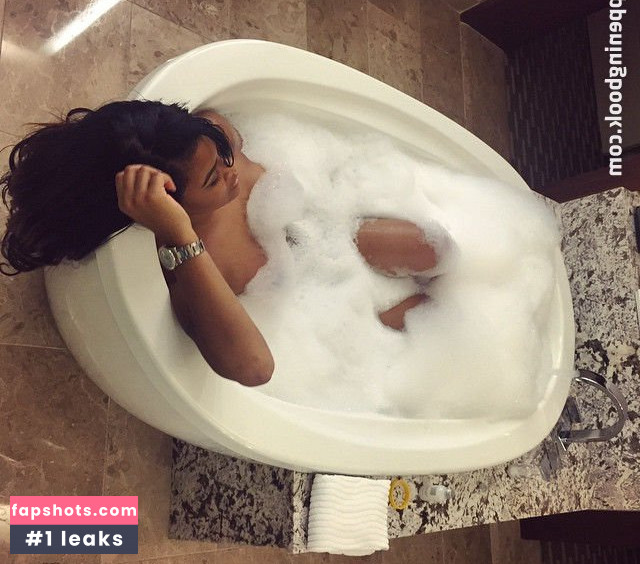 Taylor Hing gallery photo #7