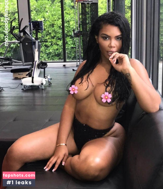 Taylor Hing gallery photo #9