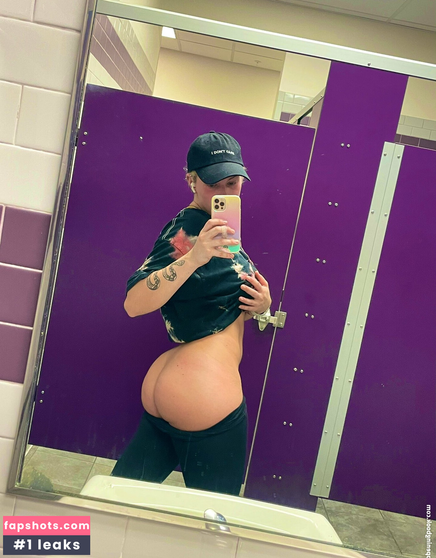 Taylor Hughs gallery photo #7