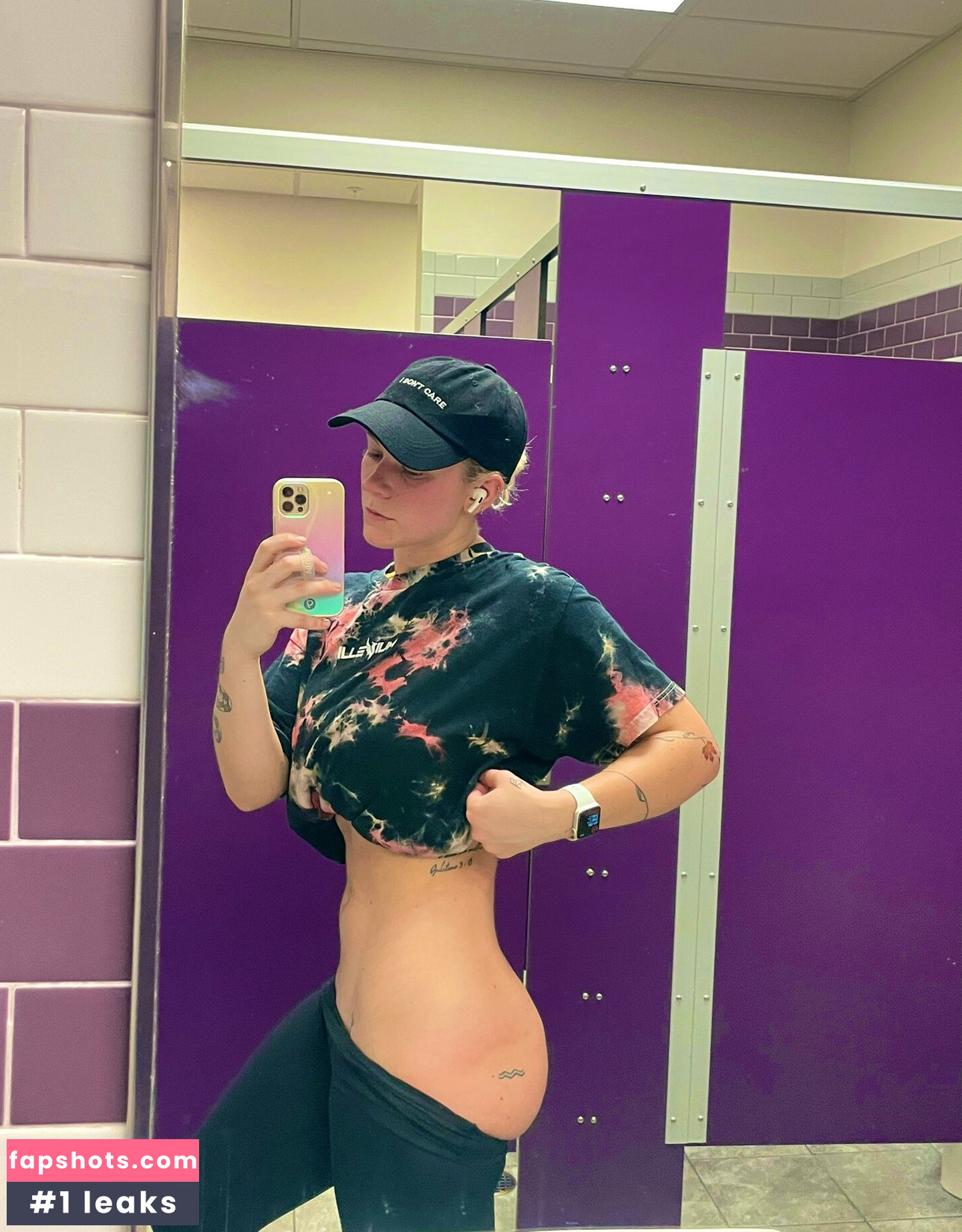 Taylor Hughs gallery photo #9