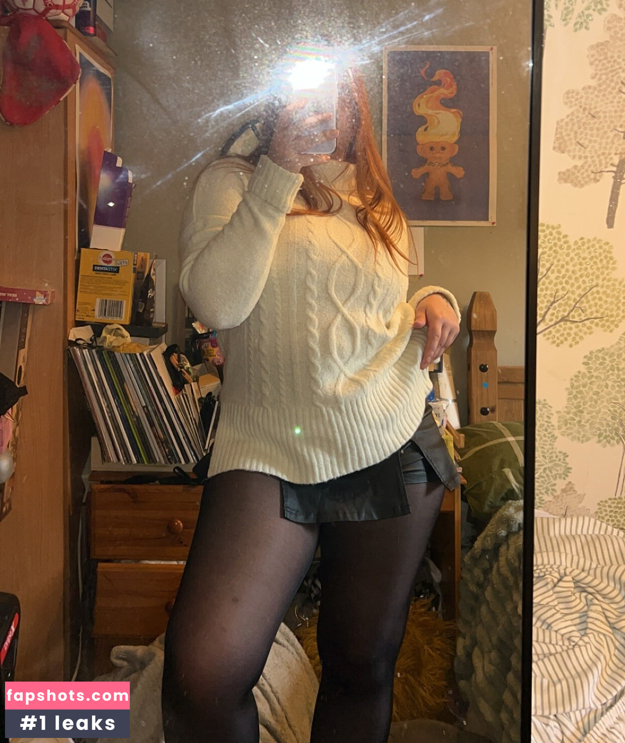 Taylor Hutchings gallery photo #3