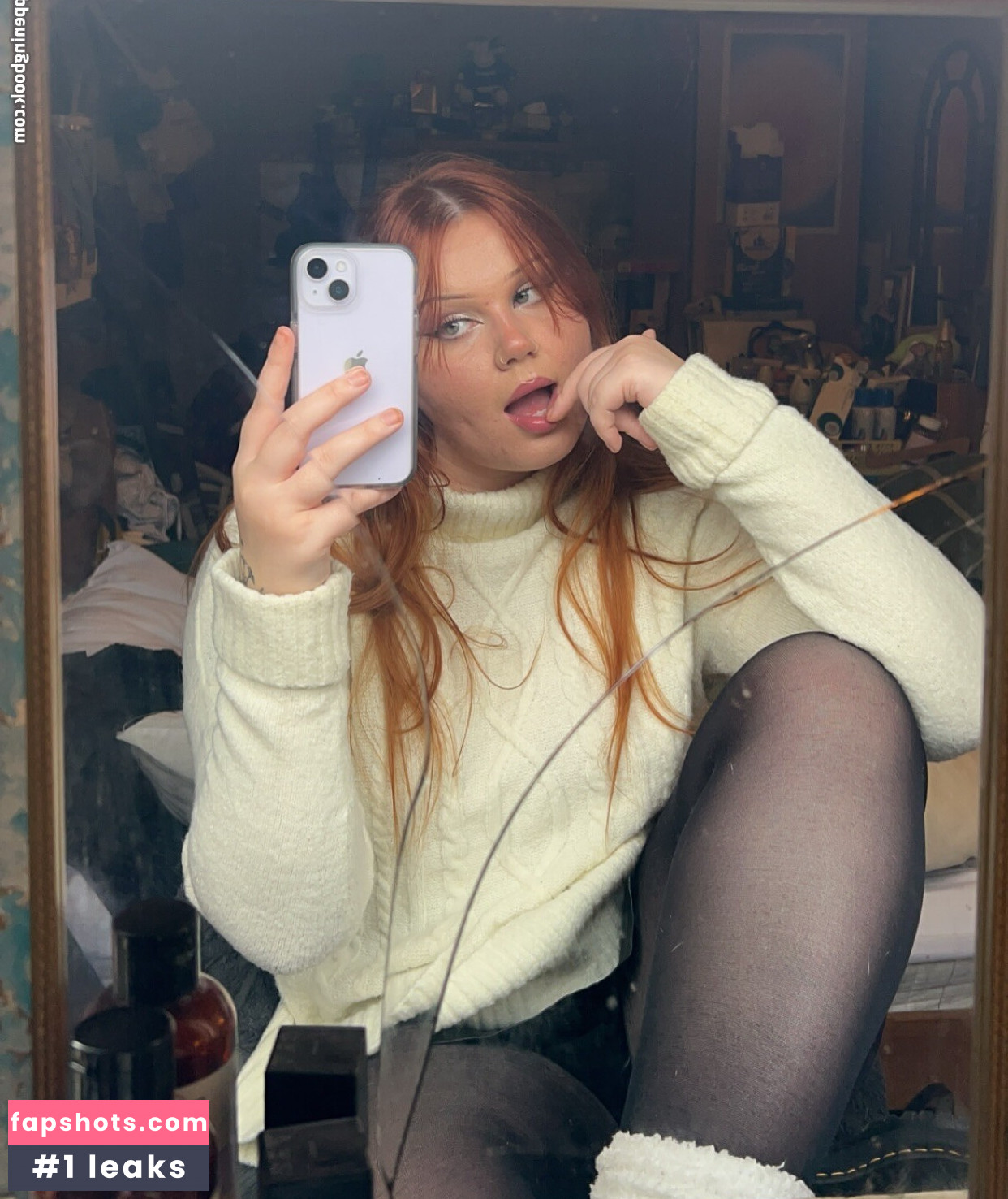 Taylor Hutchings gallery photo #8