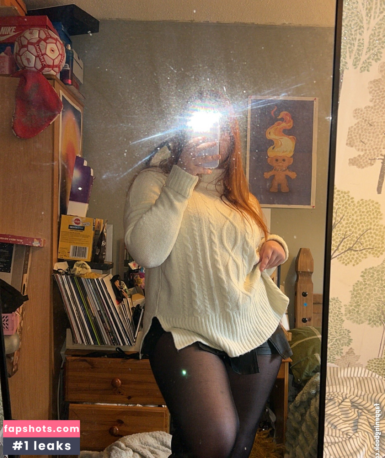 Taylor Hutchings gallery photo #10