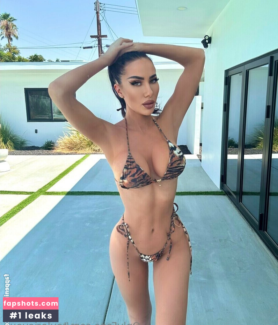 Taylor Jevaux gallery photo #8