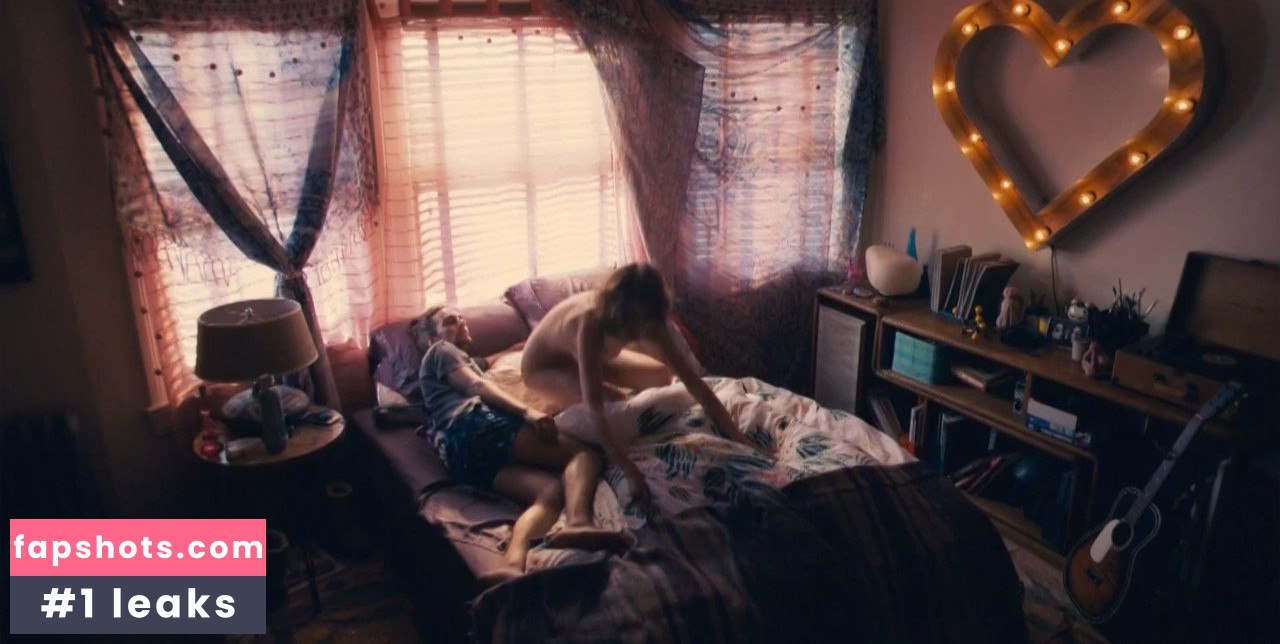 Taylor Marie Frey nude babe gallery