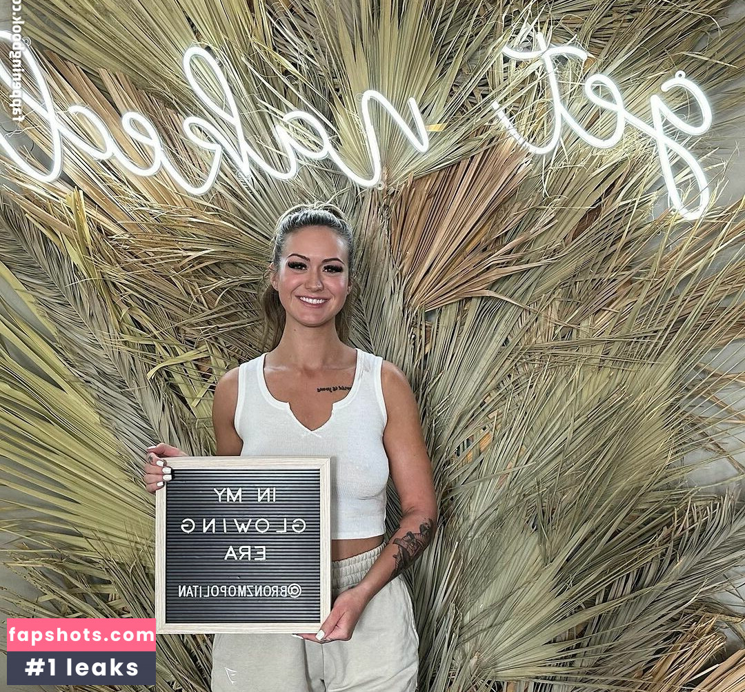 Taylor Murray gallery photo #15