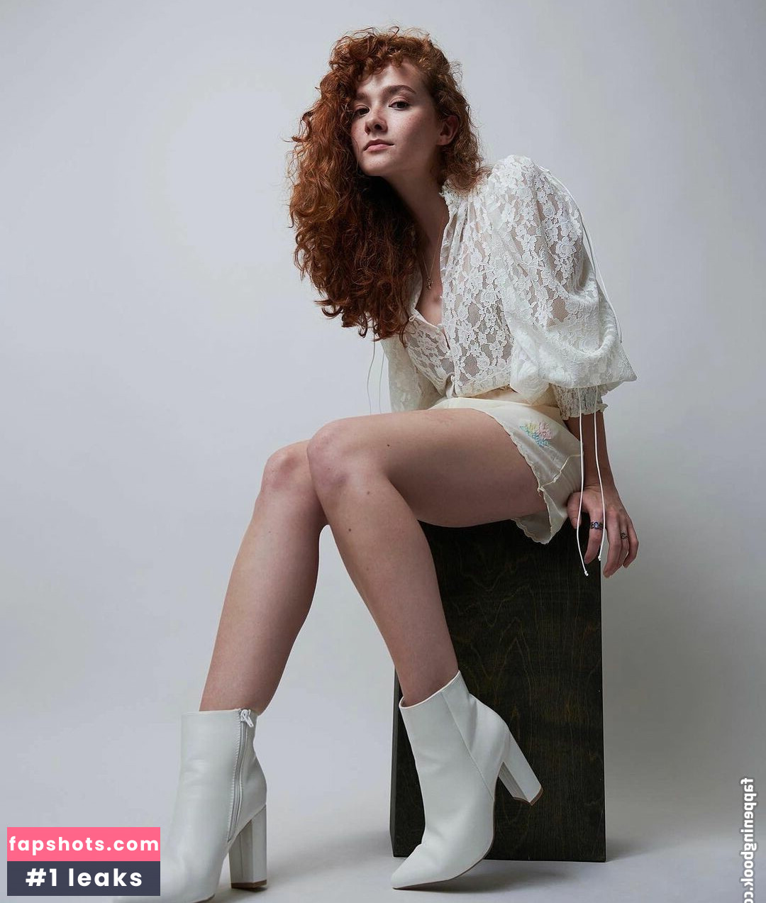 Taylor Richardson gallery photo #33