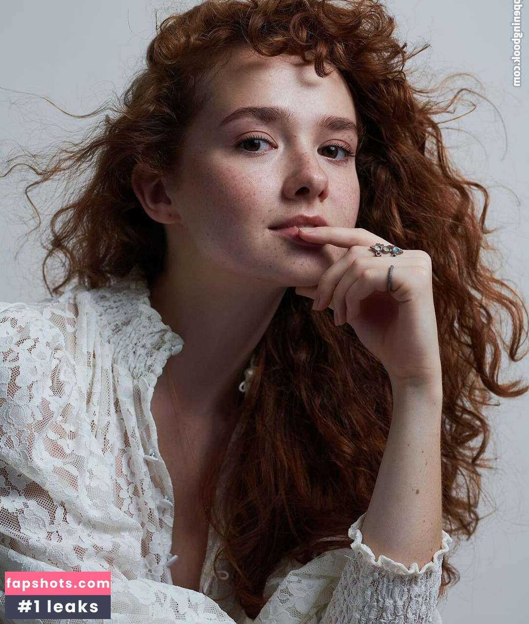 Taylor Richardson gallery photo #38