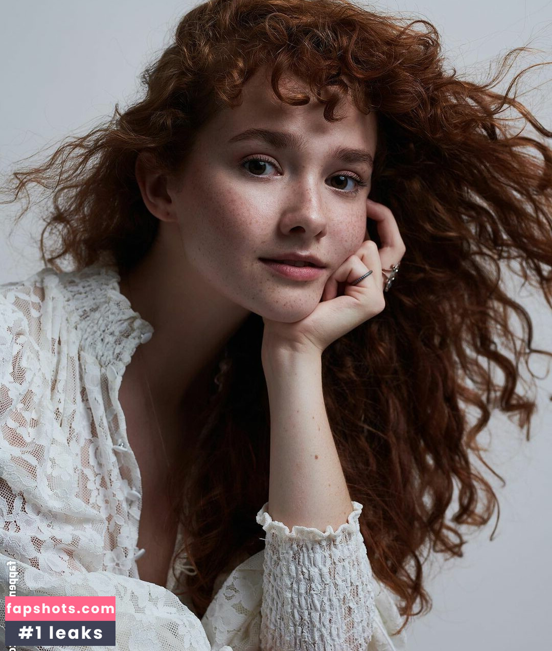 Taylor Richardson gallery photo #39