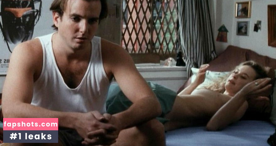 Taylor Stanley nude babe gallery