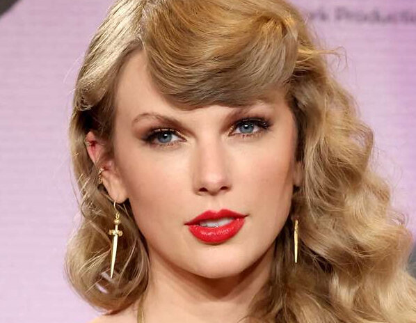 taylor-swift gallery photo #3978